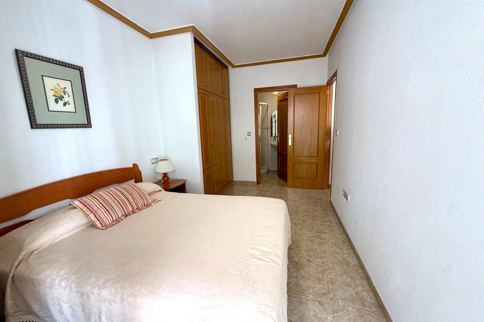 Resale - Apartment - Torrevieja - Acequion