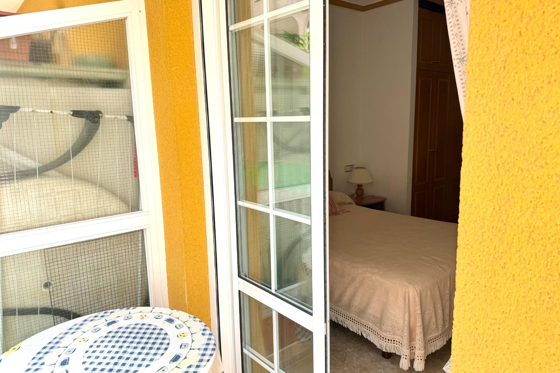Resale - Apartment - Torrevieja - Acequion