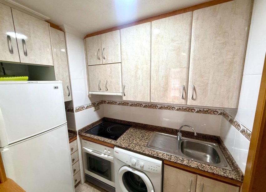 Resale - Apartment - Torrevieja - Acequion