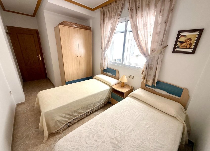 Resale - Apartment - Torrevieja - Acequion
