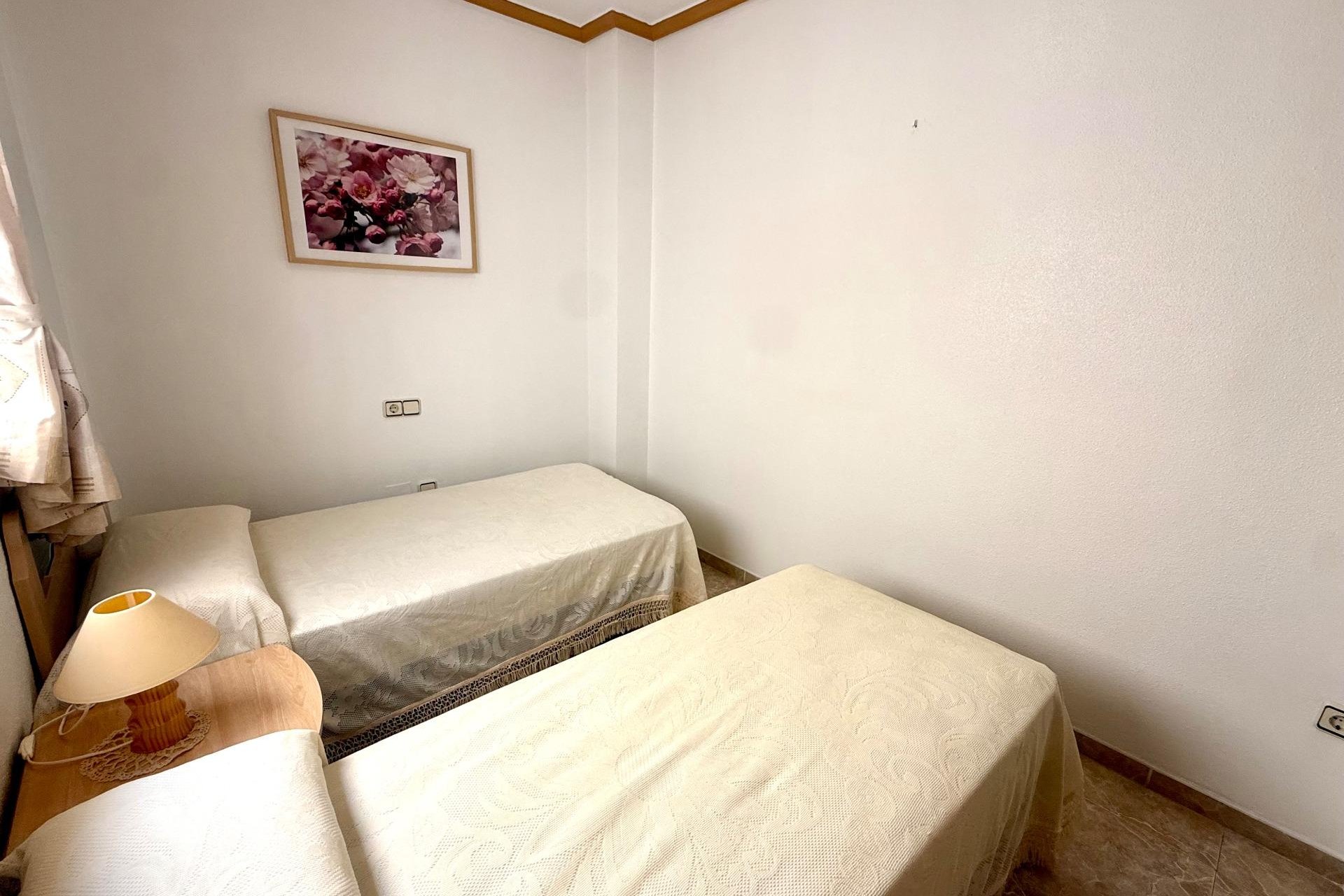 Resale - Apartment - Torrevieja - Acequion