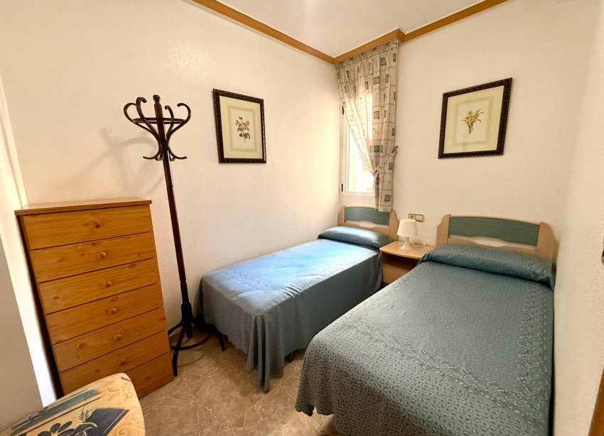 Resale - Apartment - Torrevieja - Acequion