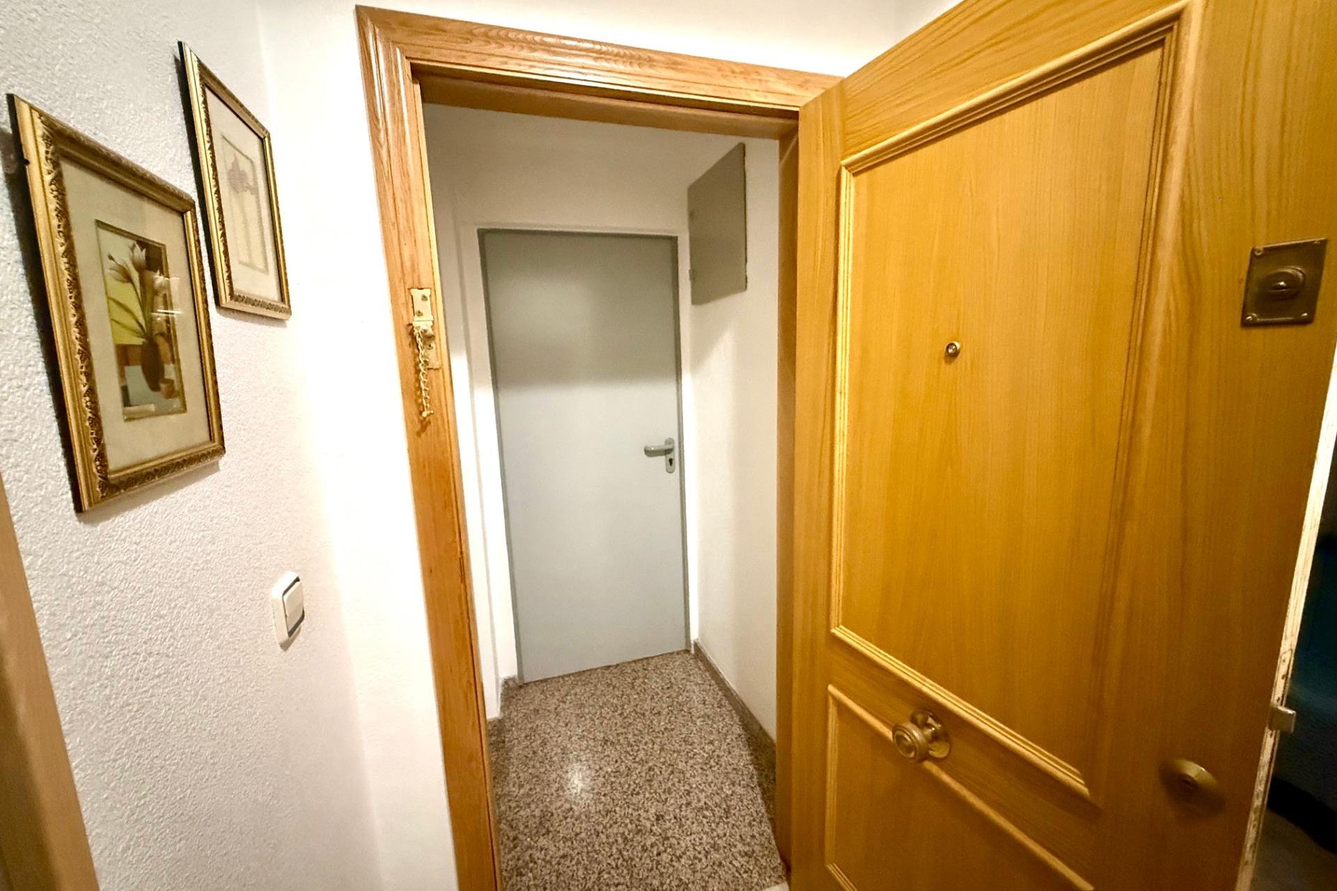 Resale - Apartment - Torrevieja - Acequion