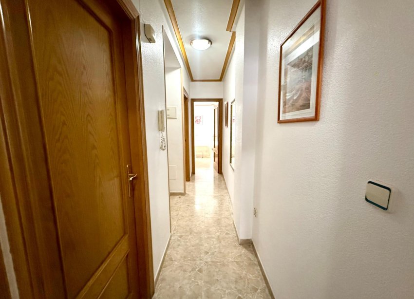 Resale - Apartment - Torrevieja - Acequion