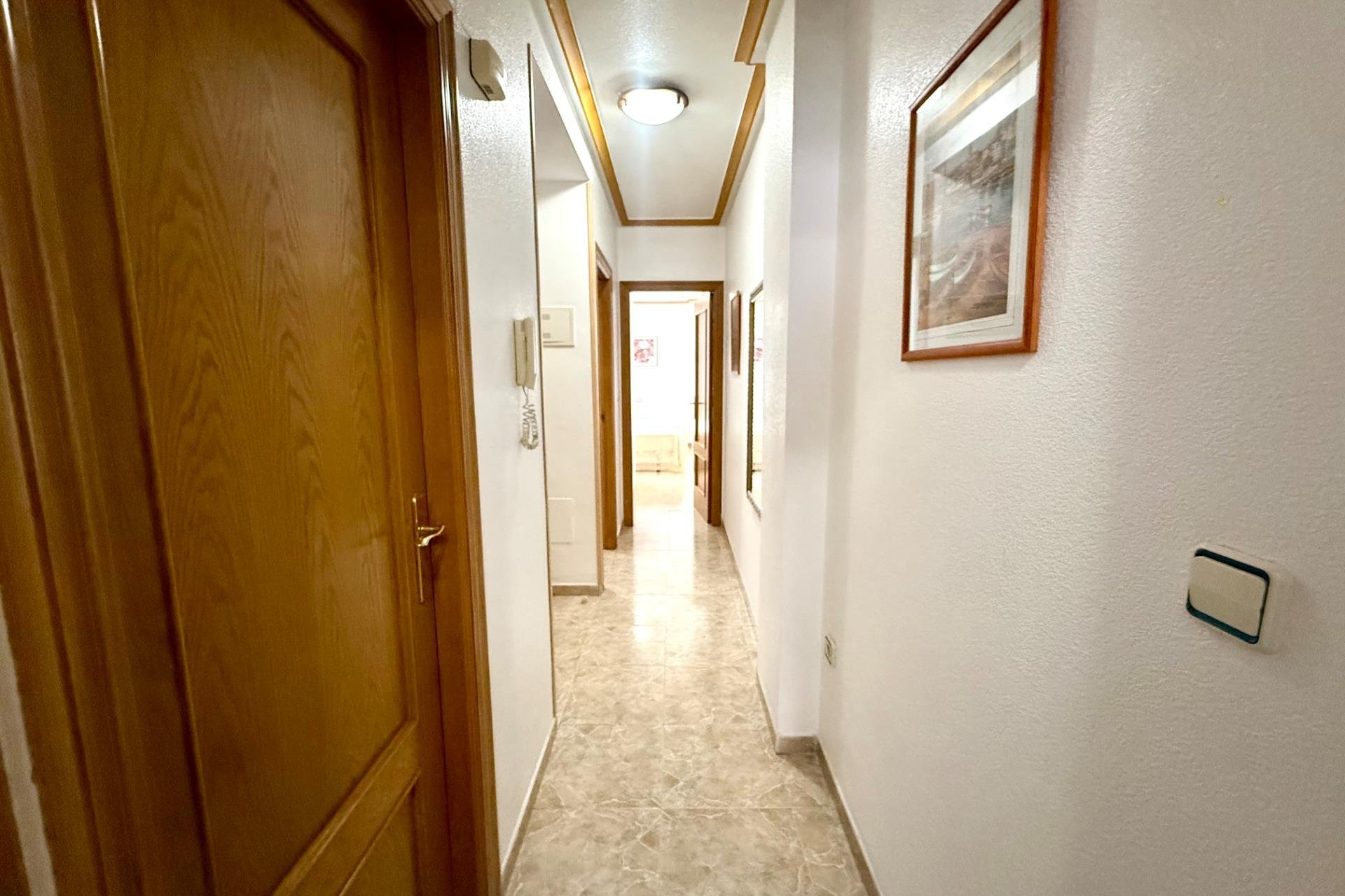 Resale - Apartment - Torrevieja - Acequion