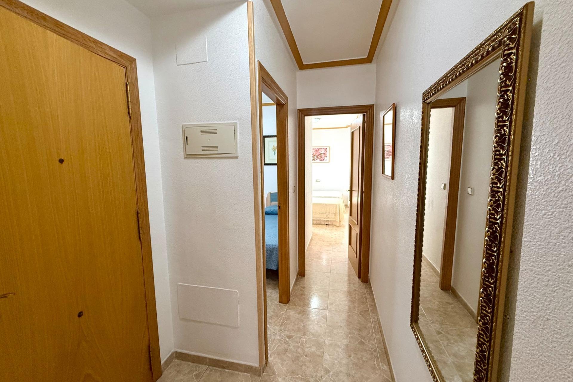 Resale - Apartment - Torrevieja - Acequion