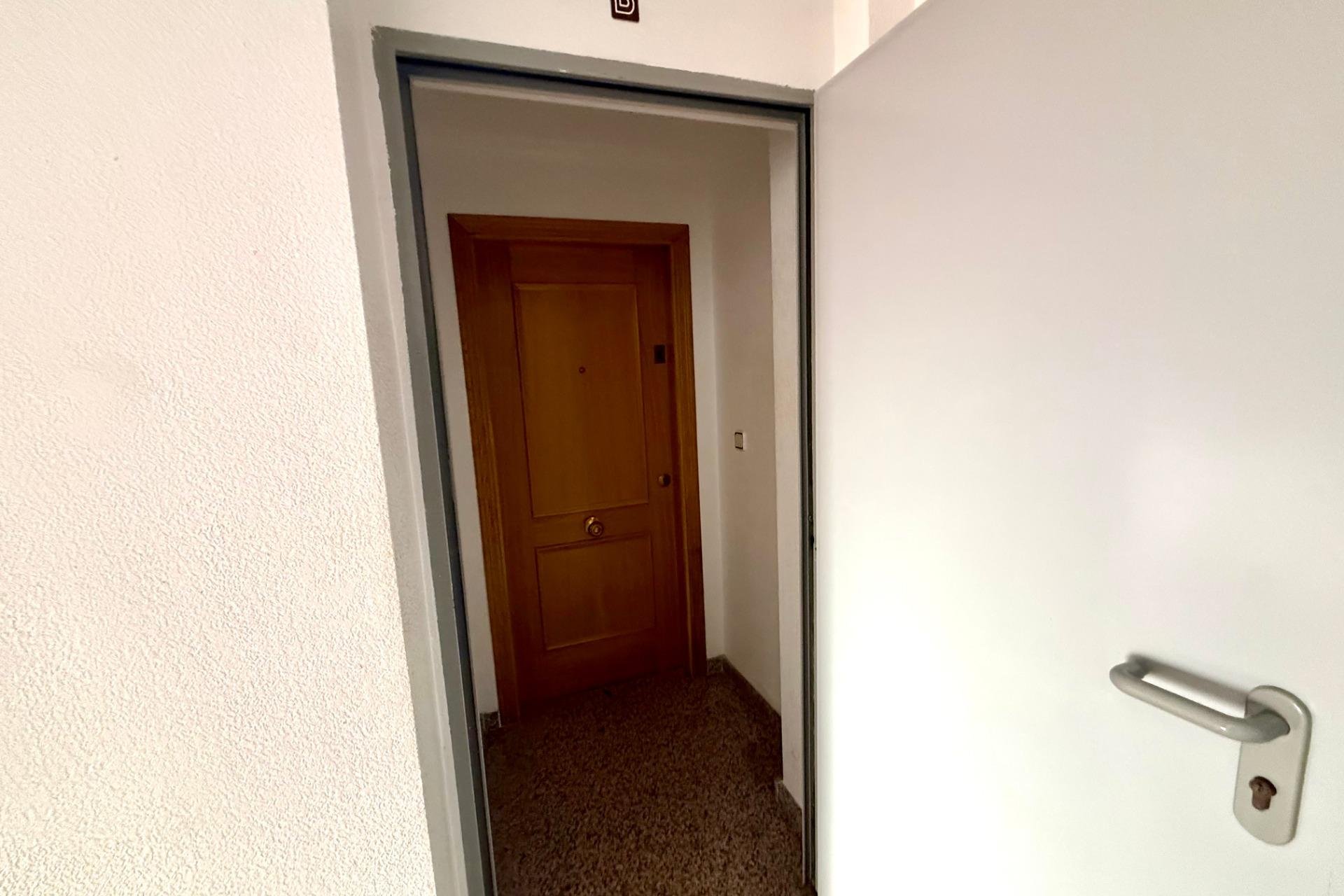 Resale - Apartment - Torrevieja - Acequion