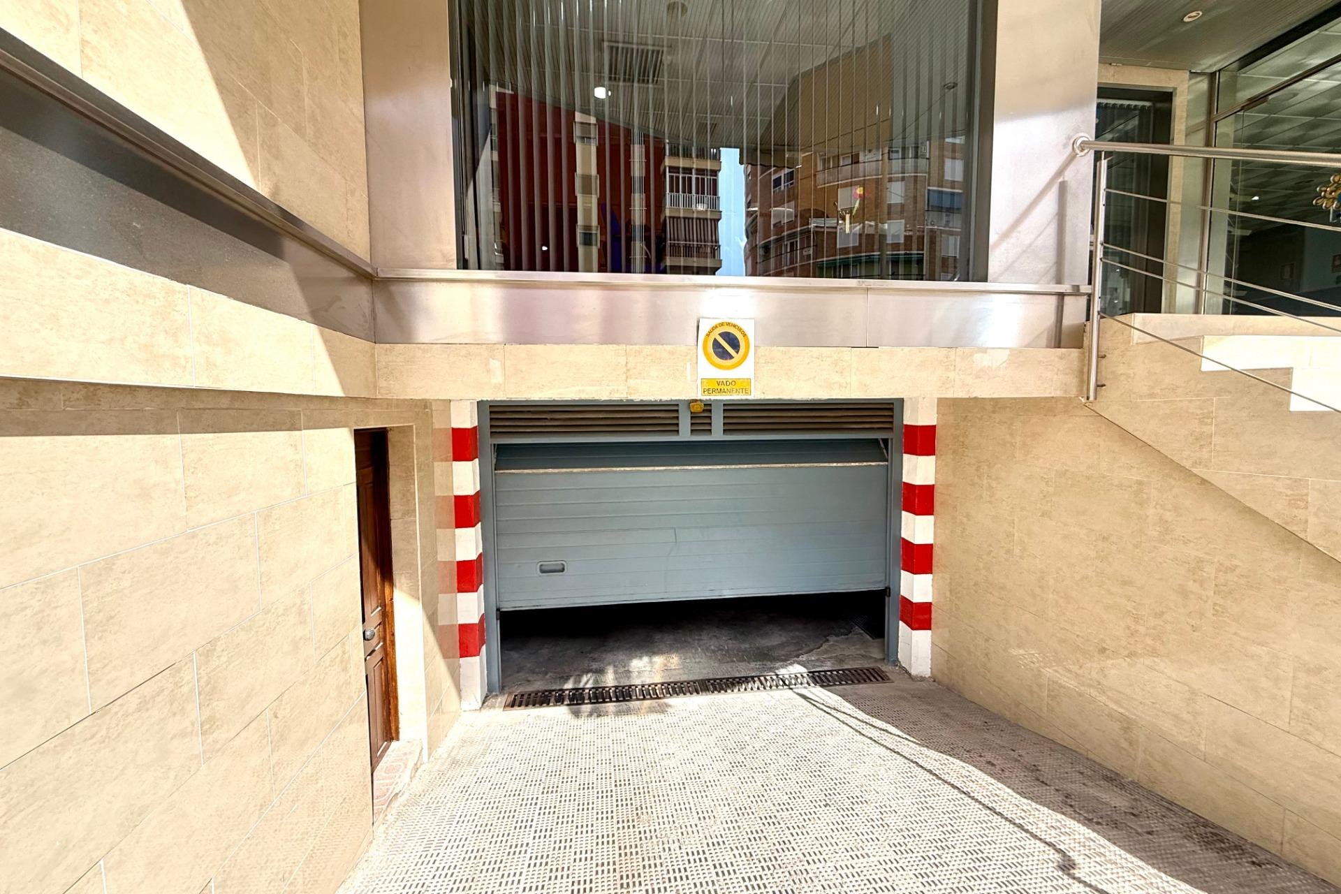 Resale - Apartment - Torrevieja - Acequion