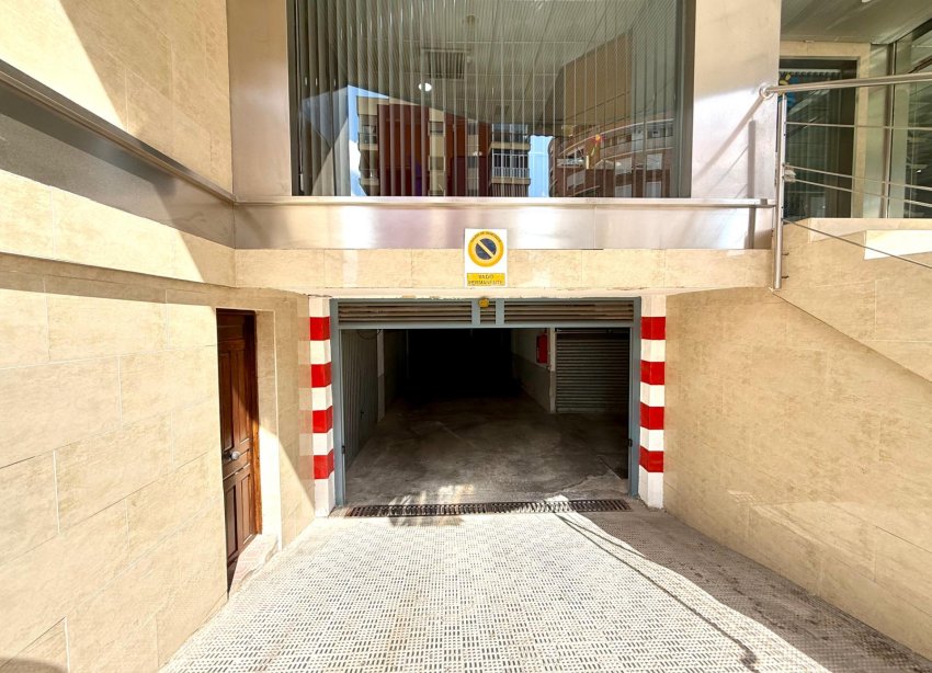 Resale - Apartment - Torrevieja - Acequion