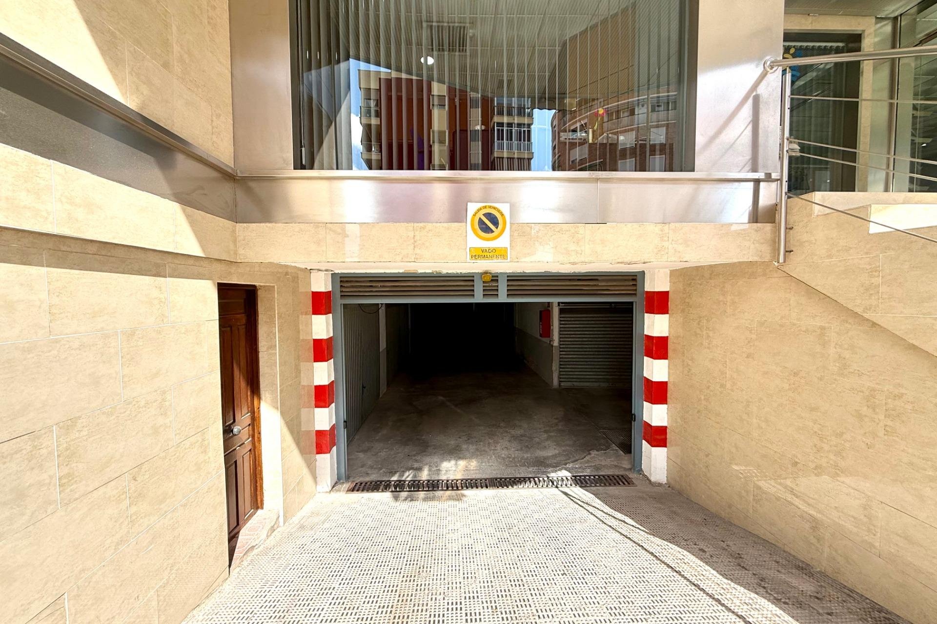 Resale - Apartment - Torrevieja - Acequion