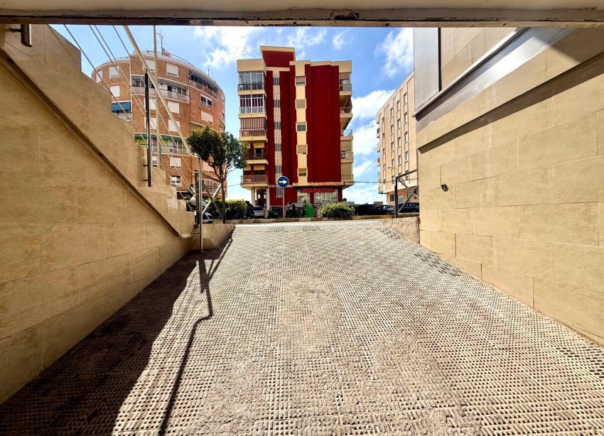 Resale - Apartment - Torrevieja - Acequion