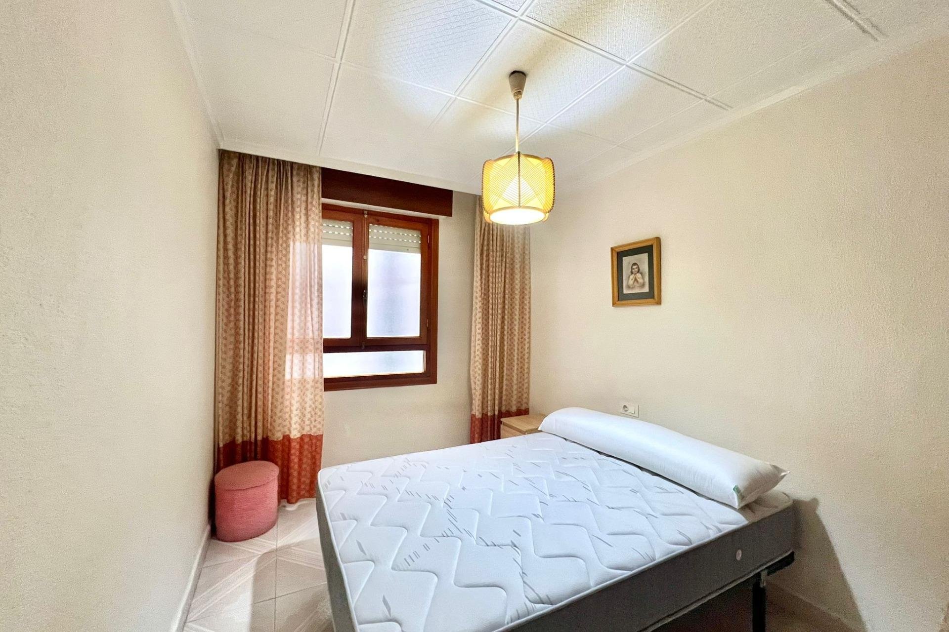 Resale - Apartment - Torrevieja - Acequion