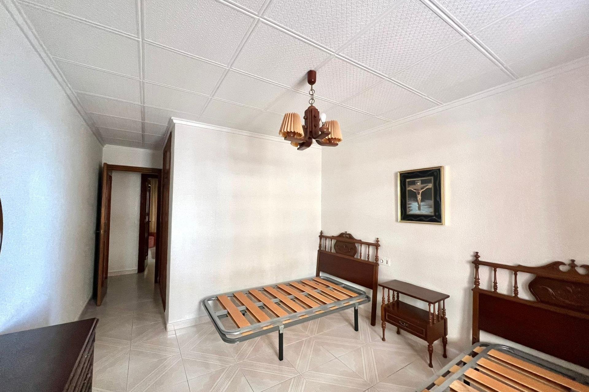 Resale - Apartment - Torrevieja - Acequion