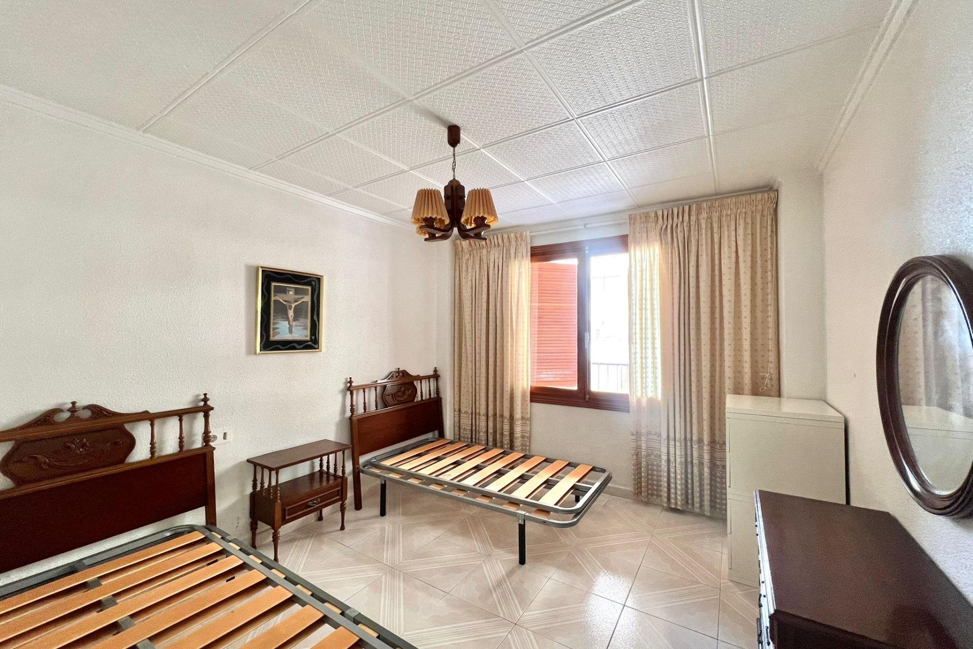 Resale - Apartment - Torrevieja - Acequion