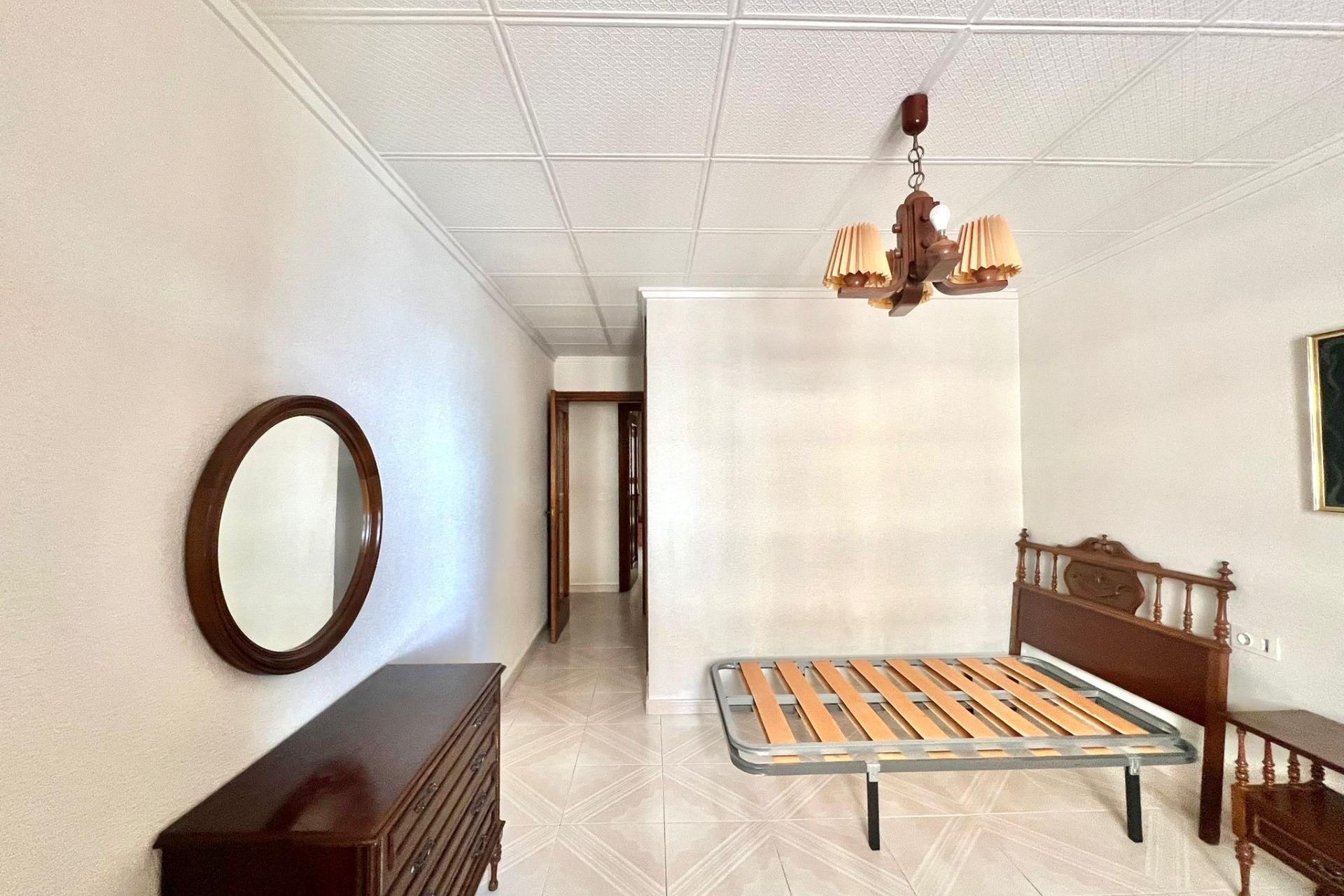 Resale - Apartment - Torrevieja - Acequion