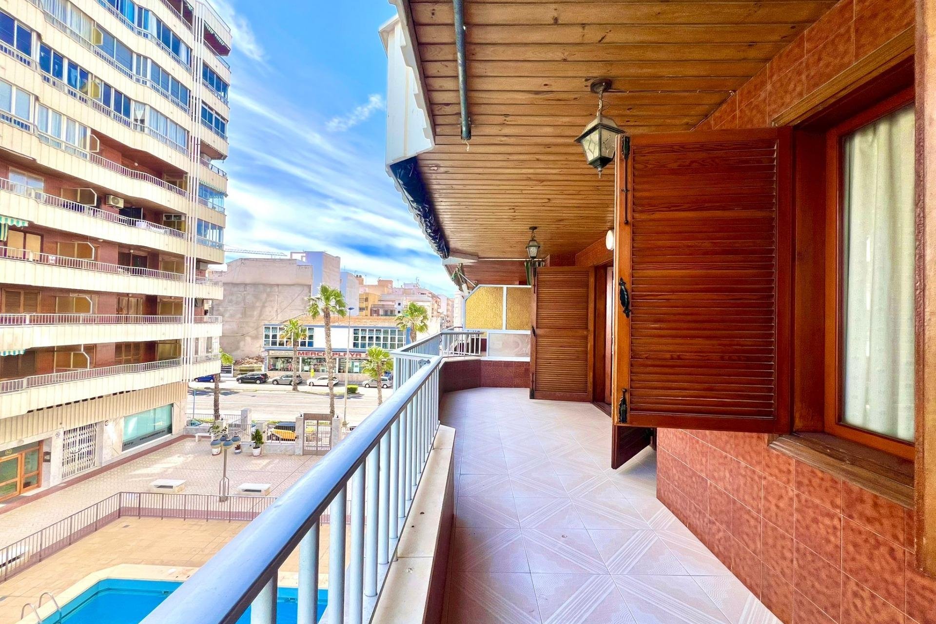 Resale - Apartment - Torrevieja - Acequion