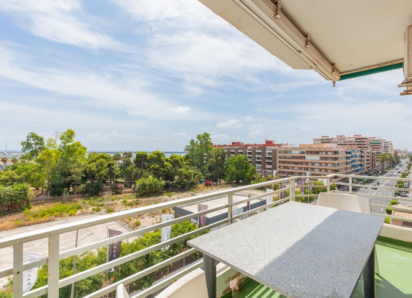 Resale - Apartment - Torrevieja - Acequion