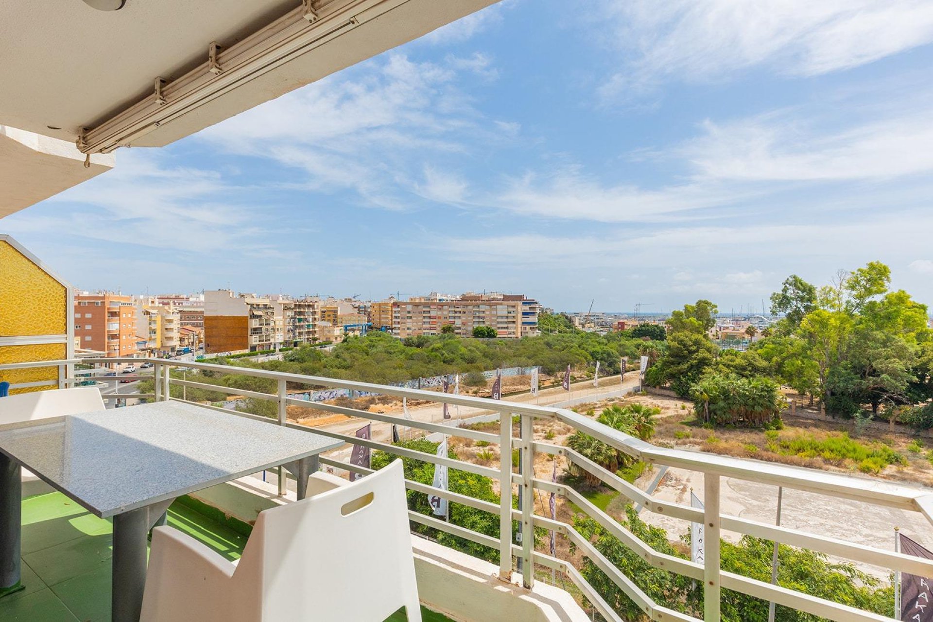 Resale - Apartment - Torrevieja - Acequion