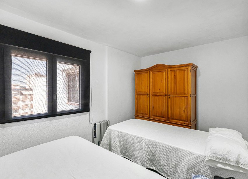 Resale - Apartment - Torrevieja - Acequion