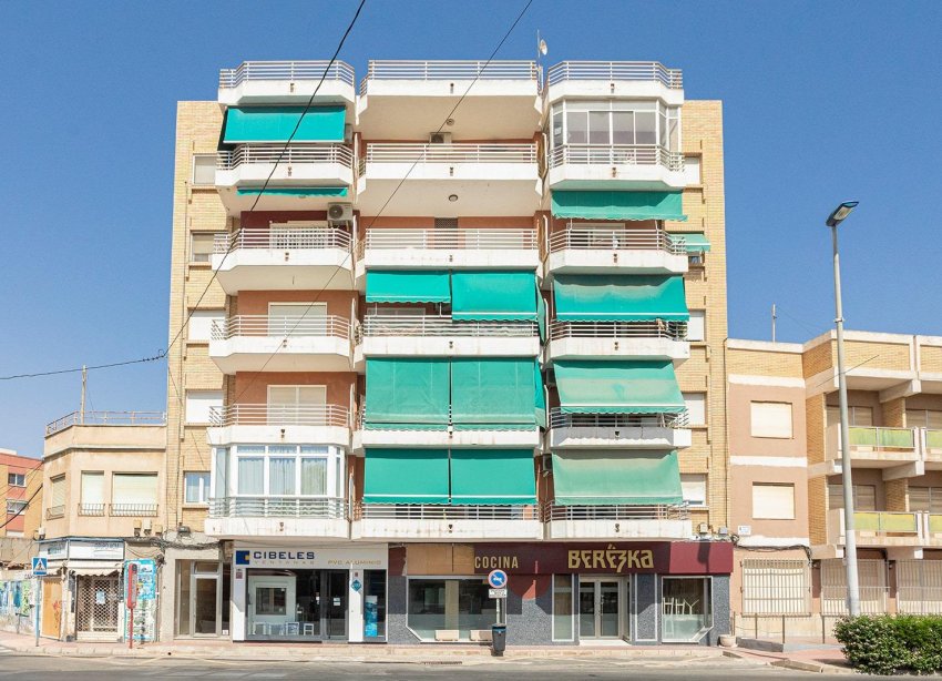 Resale - Apartment - Torrevieja - Acequion