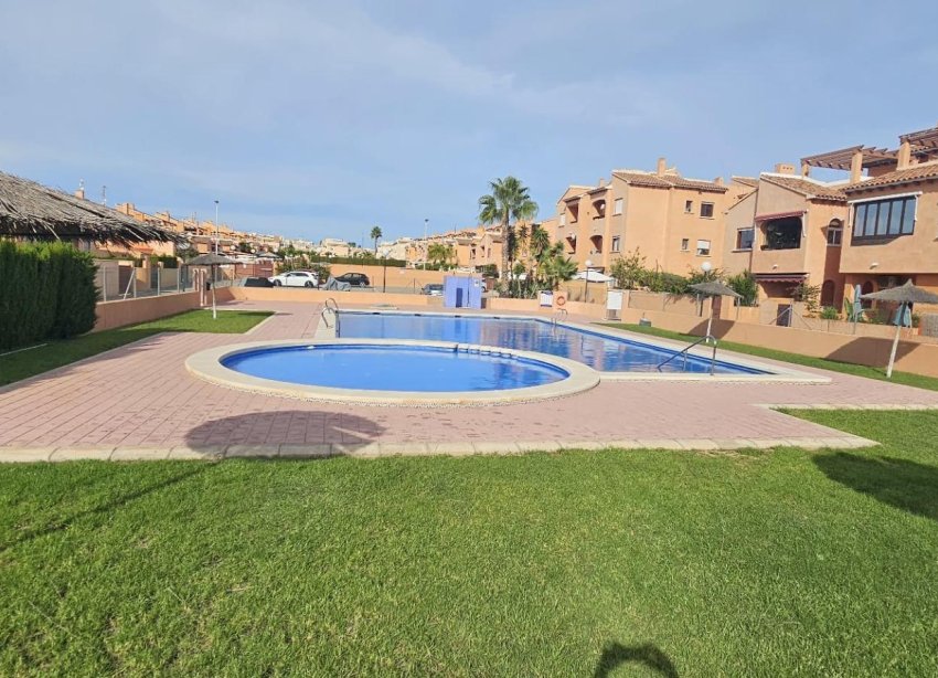 Resale - Apartment - Torrevieja - Aguas Nuevas