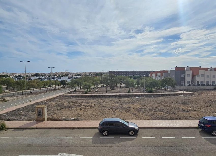 Resale - Apartment - Torrevieja - Aguas Nuevas