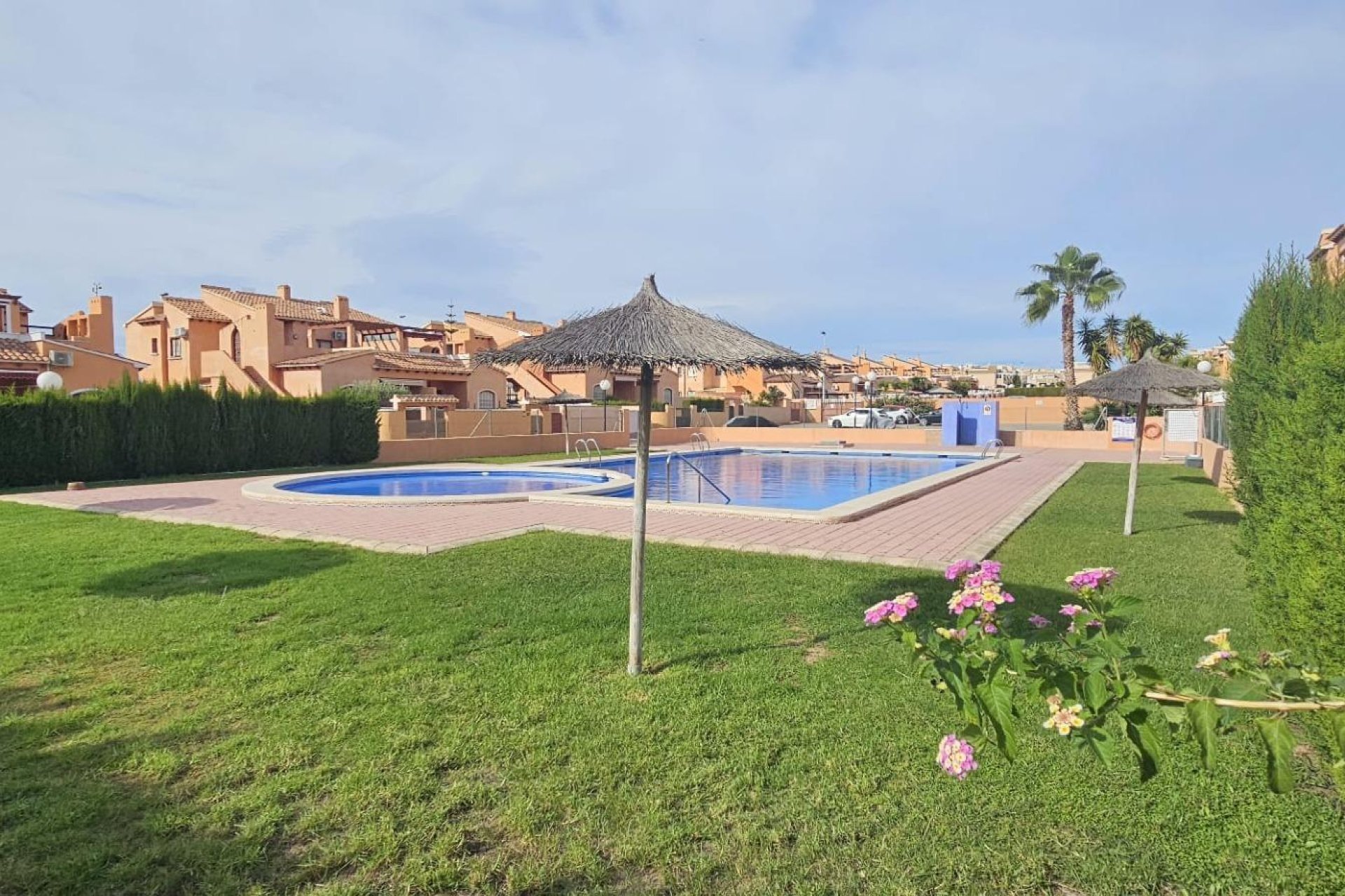 Resale - Apartment - Torrevieja - Aguas Nuevas