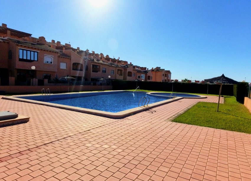 Resale - Apartment - Torrevieja - Aguas Nuevas