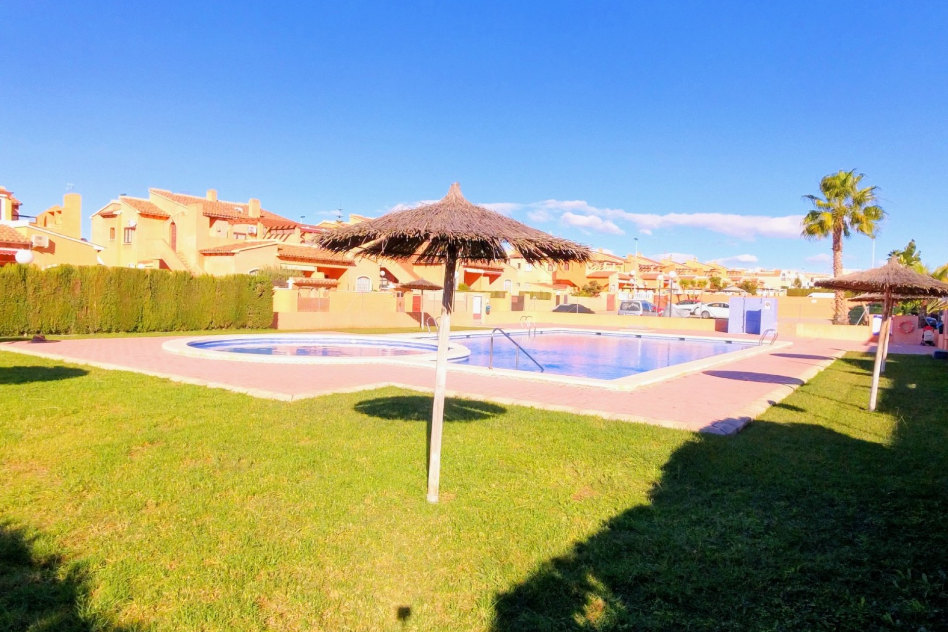 Resale - Apartment - Torrevieja - Aguas Nuevas