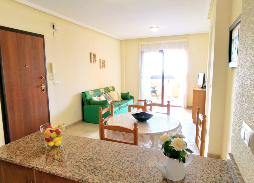 Resale - Apartment - Torrevieja - Aguas Nuevas