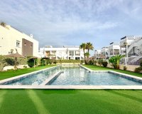 Resale - Apartment - Torrevieja - Aguas Nuevas