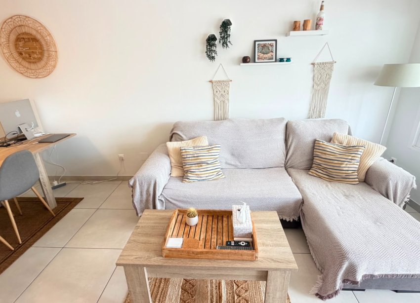 Resale - Apartment - Torrevieja - Aguas Nuevas