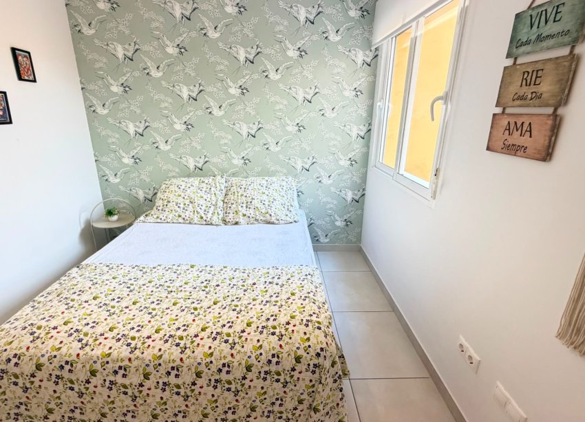 Resale - Apartment - Torrevieja - Aguas Nuevas