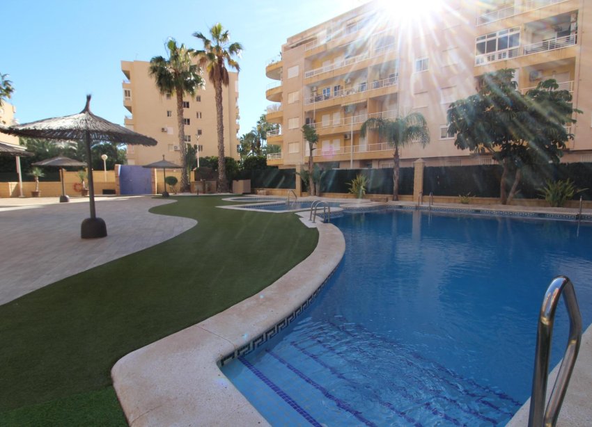 Resale - Apartment - Torrevieja - Aldea del mar