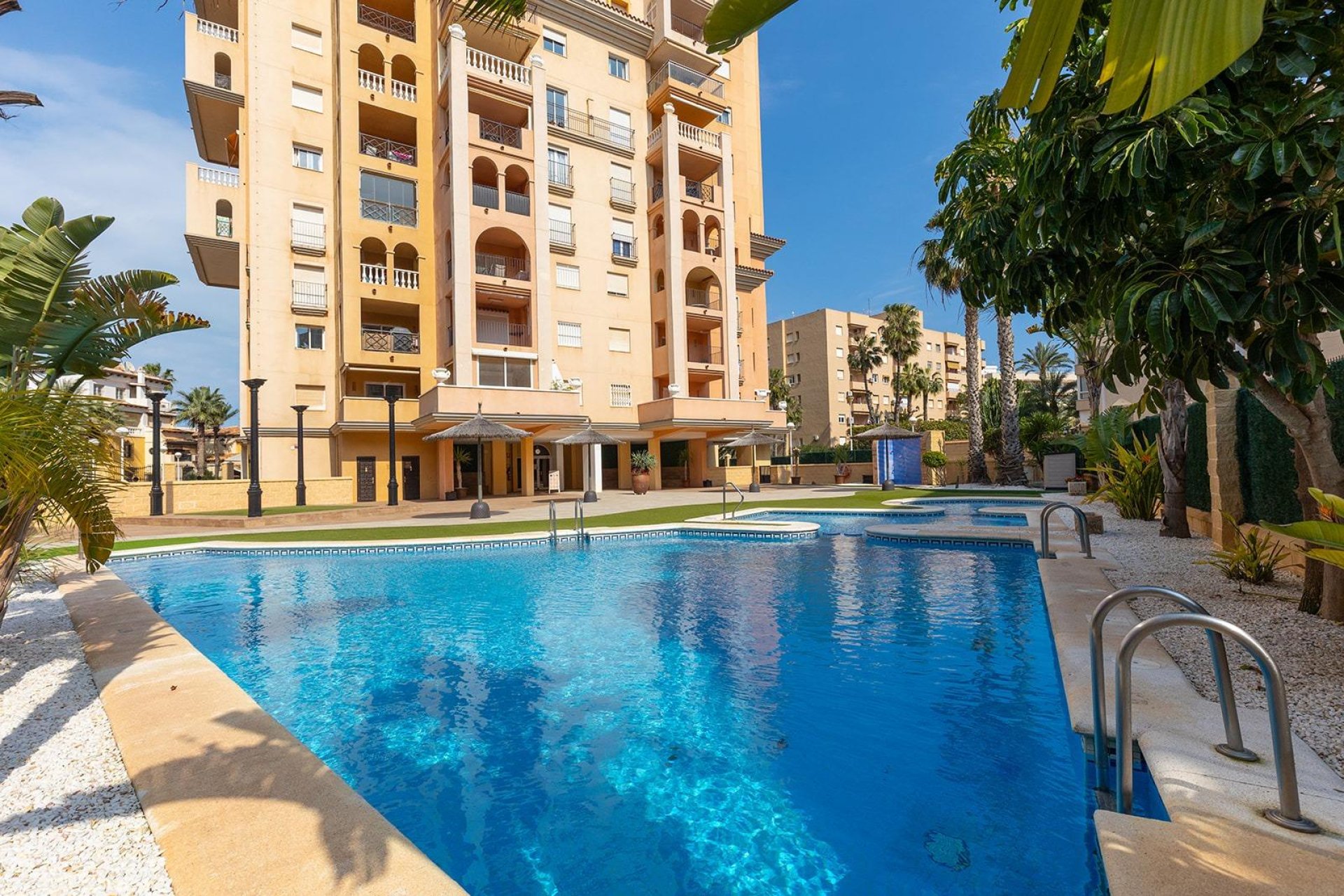 Resale - Apartment - Torrevieja - Aldea del mar