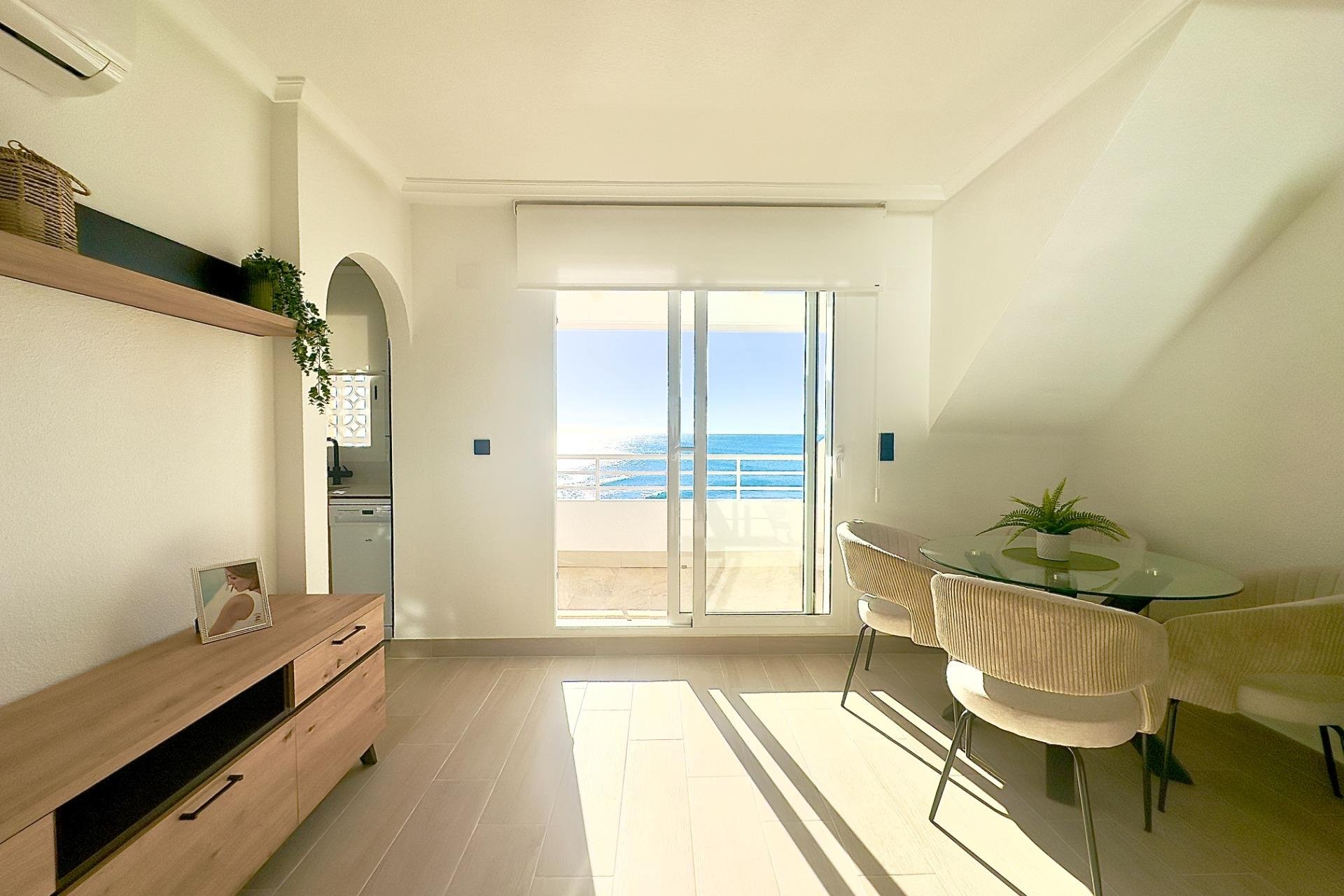 Resale - Apartment - Torrevieja - Cabo cervera