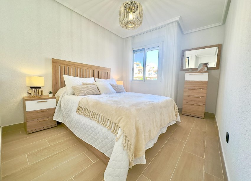 Resale - Apartment - Torrevieja - Cabo cervera