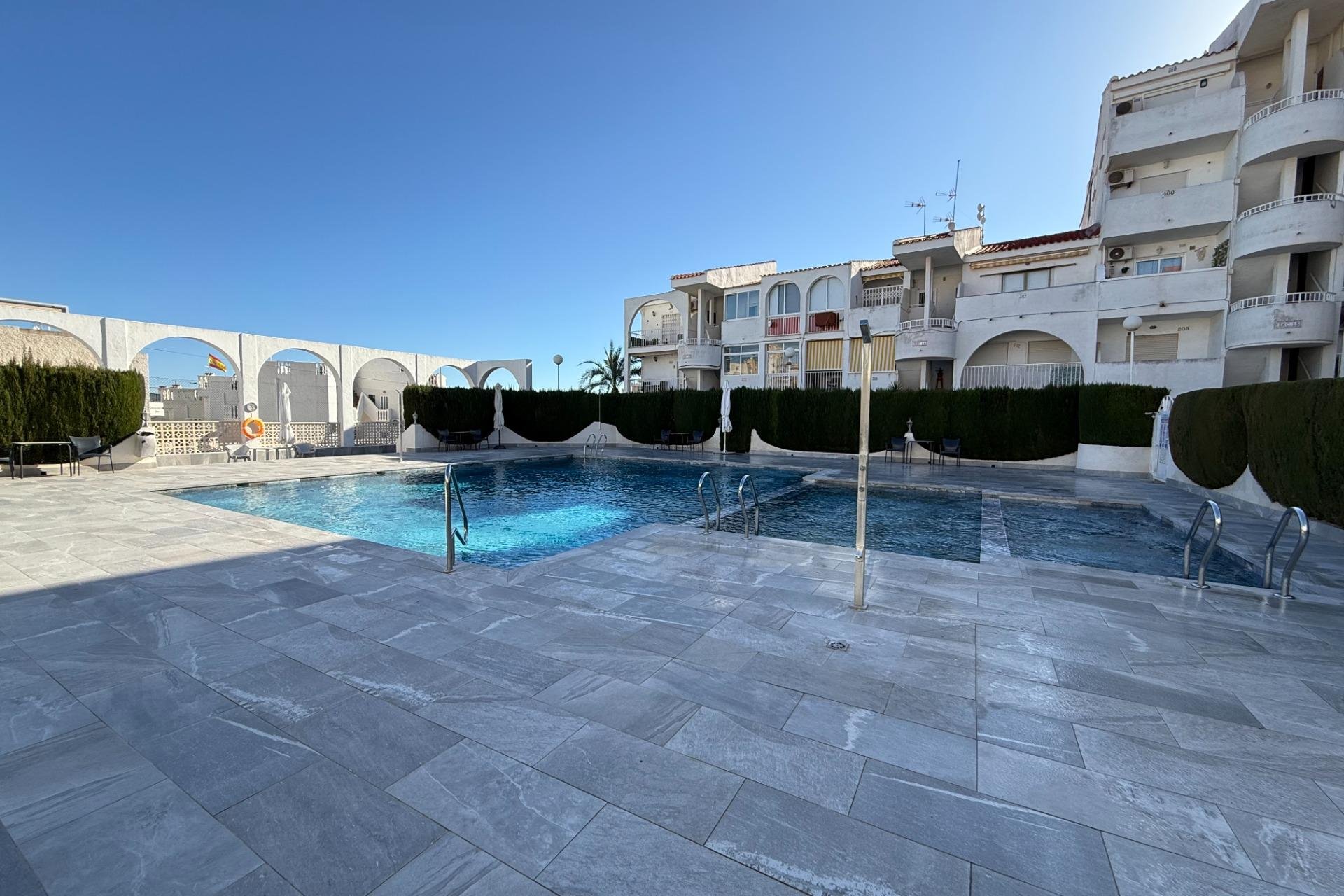 Resale - Apartment - Torrevieja - Cabo cervera