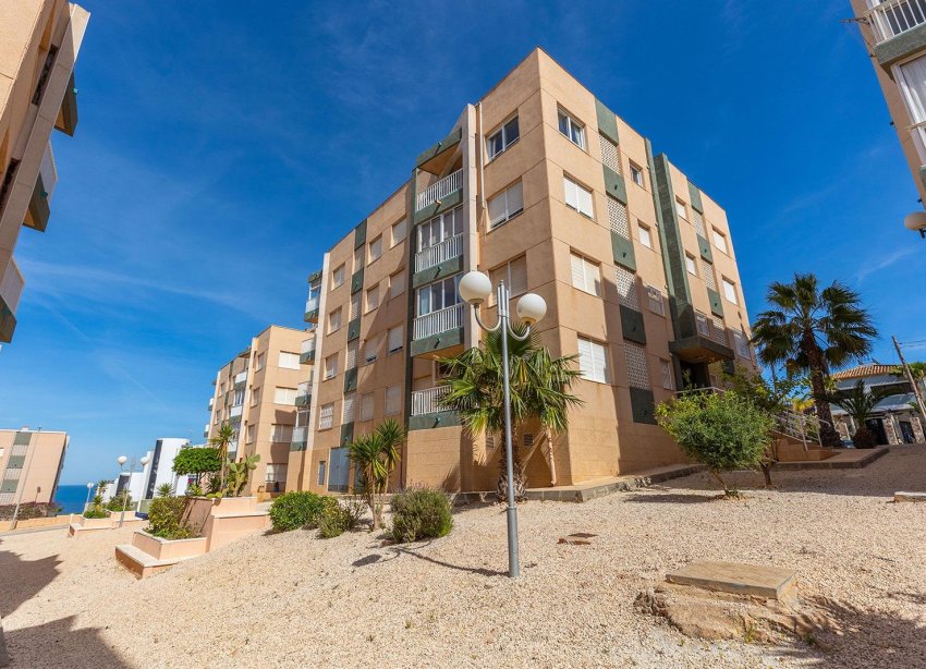 Resale - Apartment - Torrevieja - Cabo Cervera