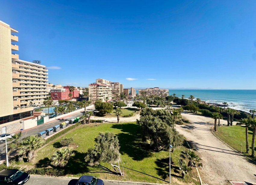 Resale - Apartment - Torrevieja - Cabo cervera