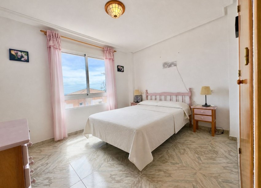 Resale - Apartment - Torrevieja - Cabo cervera