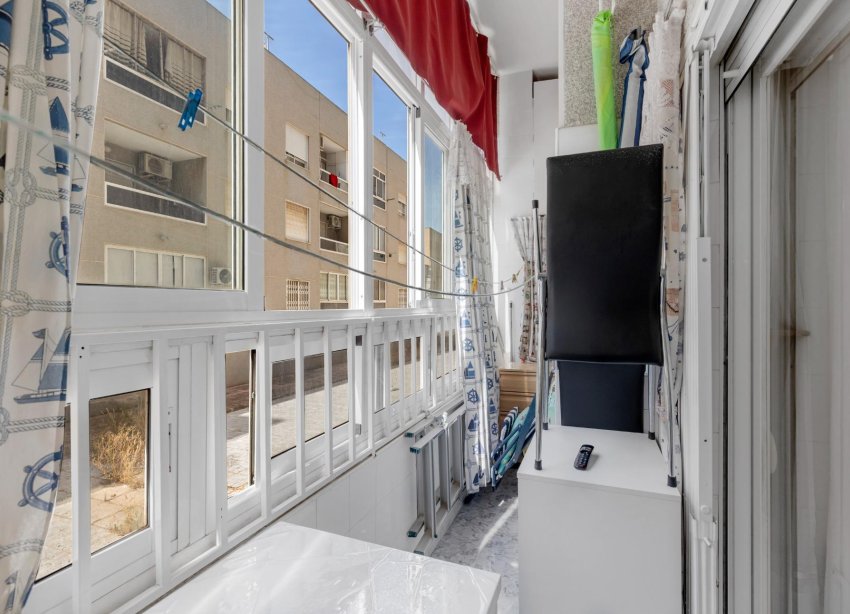 Resale - Apartment - Torrevieja - Centro - Muelle Pesquero