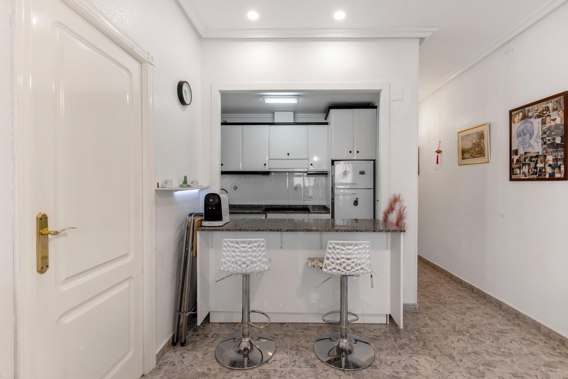 Resale - Apartment - Torrevieja - Centro - Muelle Pesquero