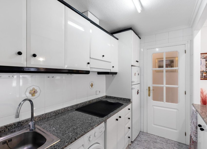 Resale - Apartment - Torrevieja - Centro - Muelle Pesquero