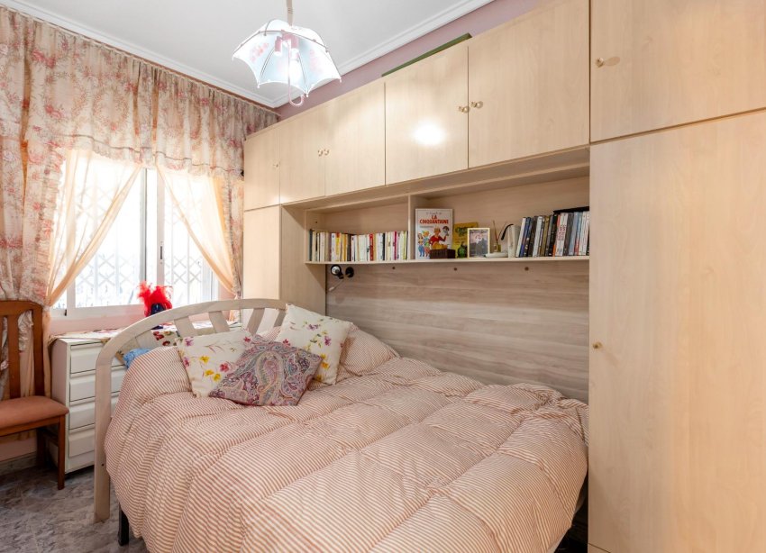 Resale - Apartment - Torrevieja - Centro - Muelle Pesquero