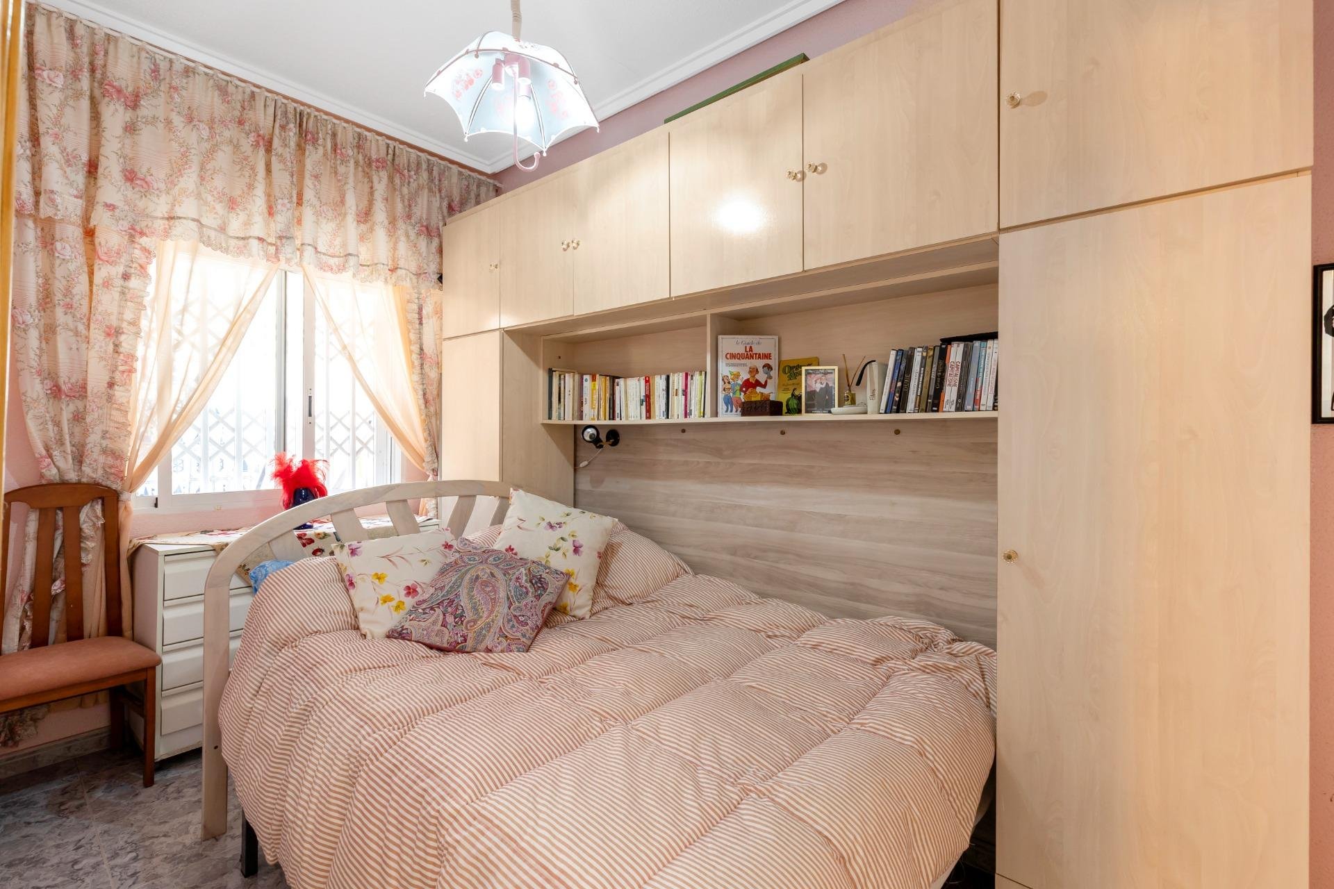 Resale - Apartment - Torrevieja - Centro - Muelle Pesquero