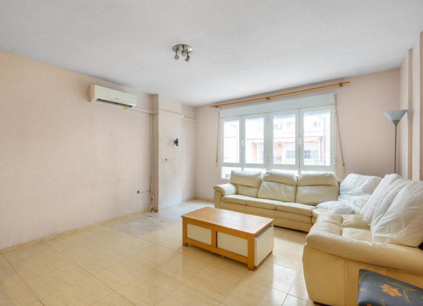 Resale - Apartment - Torrevieja - Centro - Muelle Pesquero