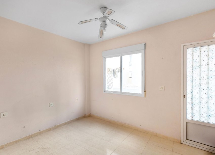 Resale - Apartment - Torrevieja - Centro - Muelle Pesquero