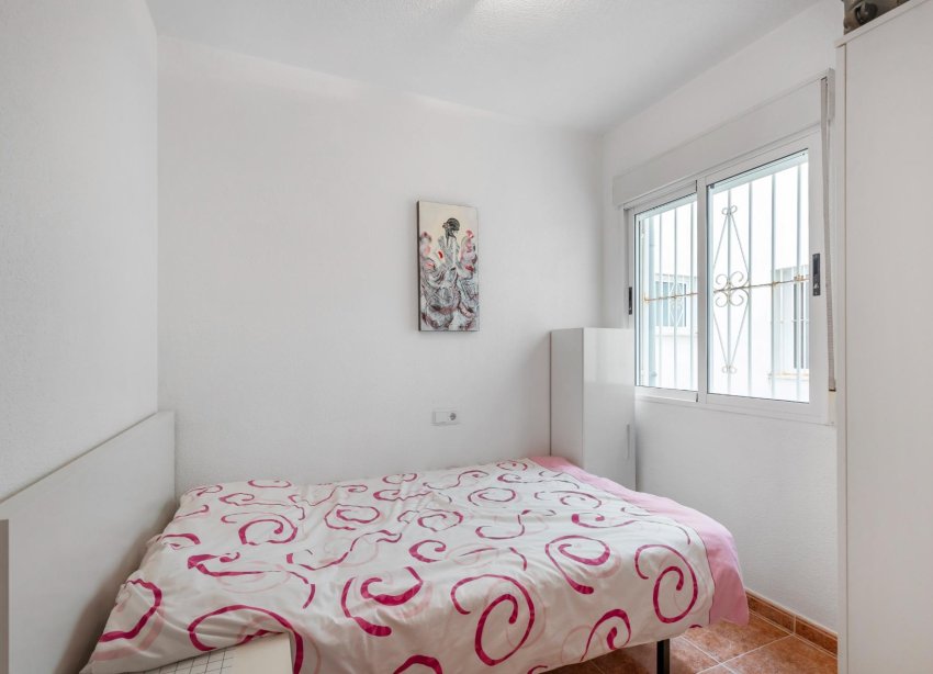 Resale - Apartment - Torrevieja - Centro - Muelle Pesquero