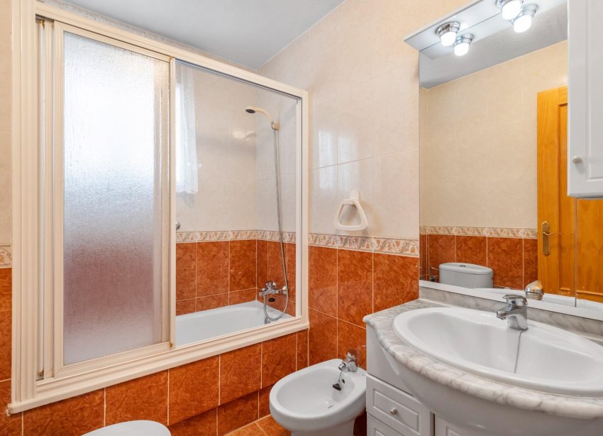 Resale - Apartment - Torrevieja - Centro - Muelle Pesquero